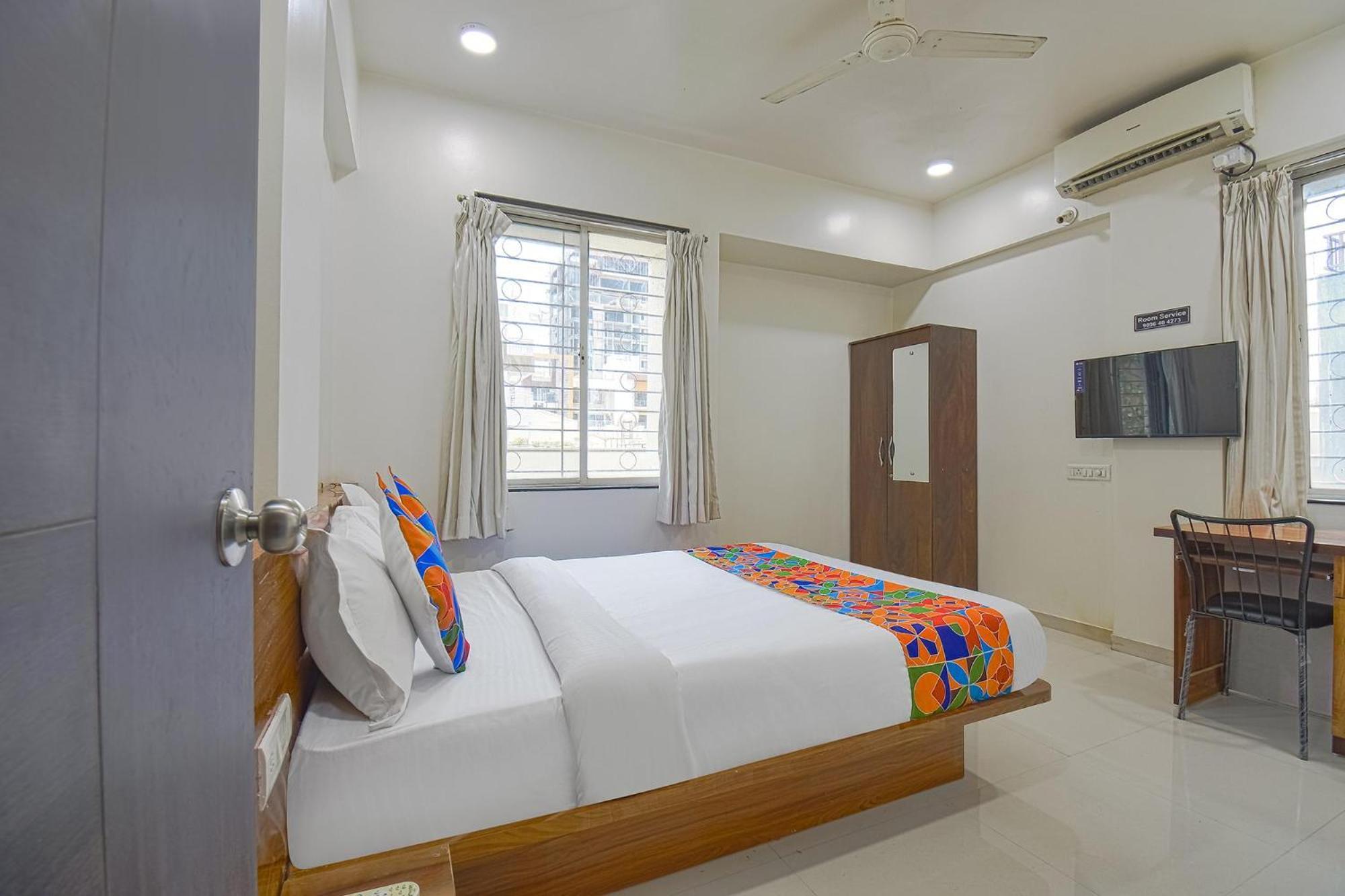 Fabhotel Skylight Studio Rooms - Nr Mcf Camp Poona Buitenkant foto