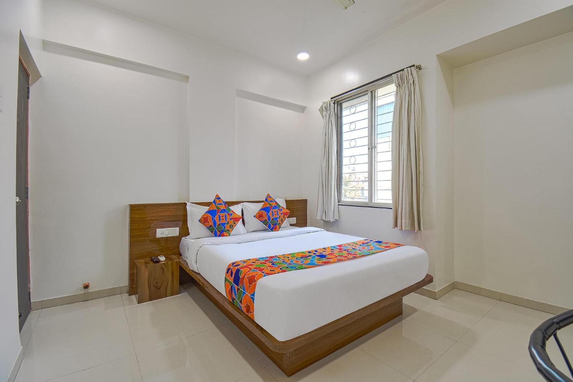 Fabhotel Skylight Studio Rooms - Nr Mcf Camp Poona Buitenkant foto