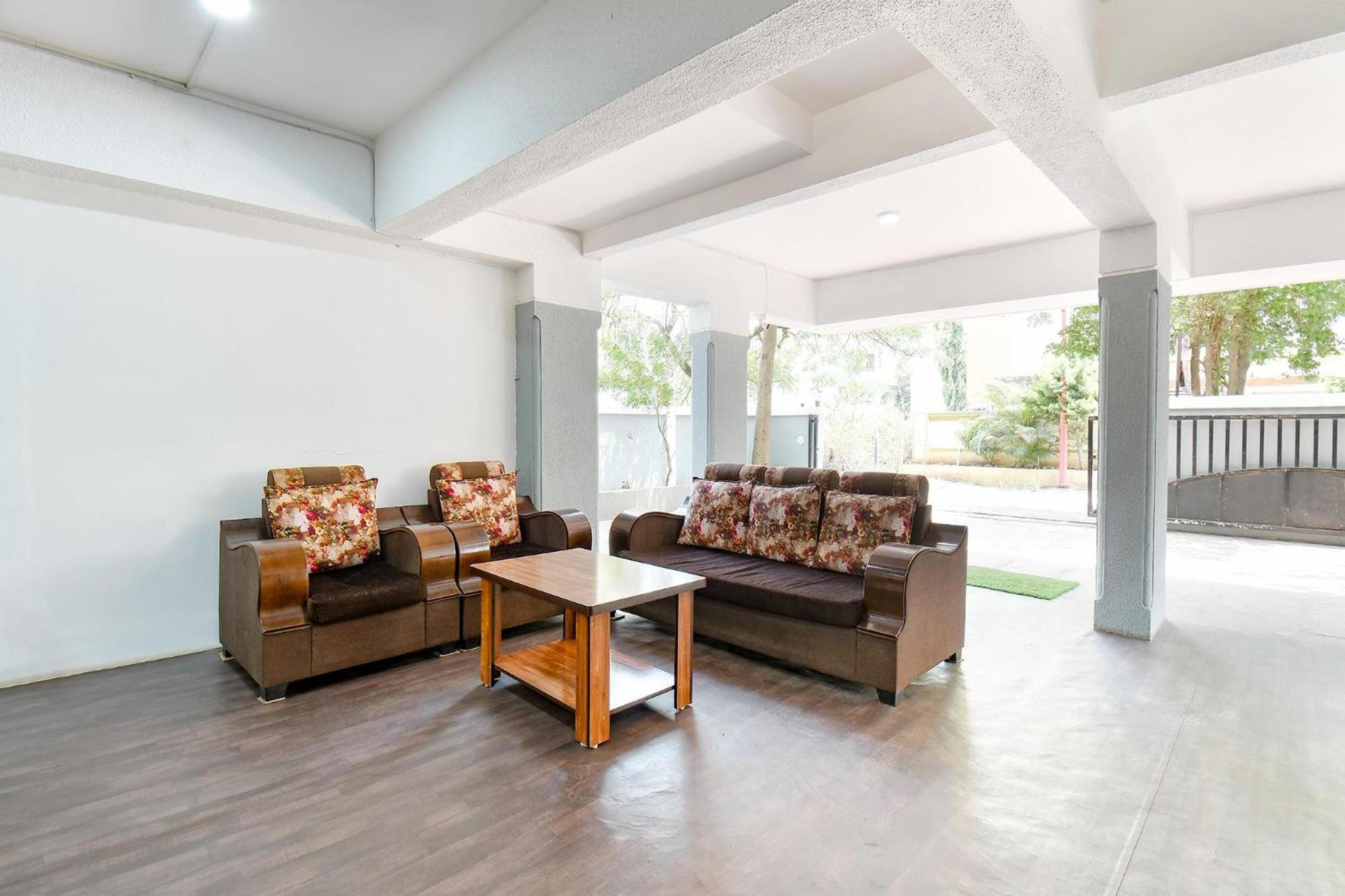 Fabhotel Skylight Studio Rooms - Nr Mcf Camp Poona Buitenkant foto