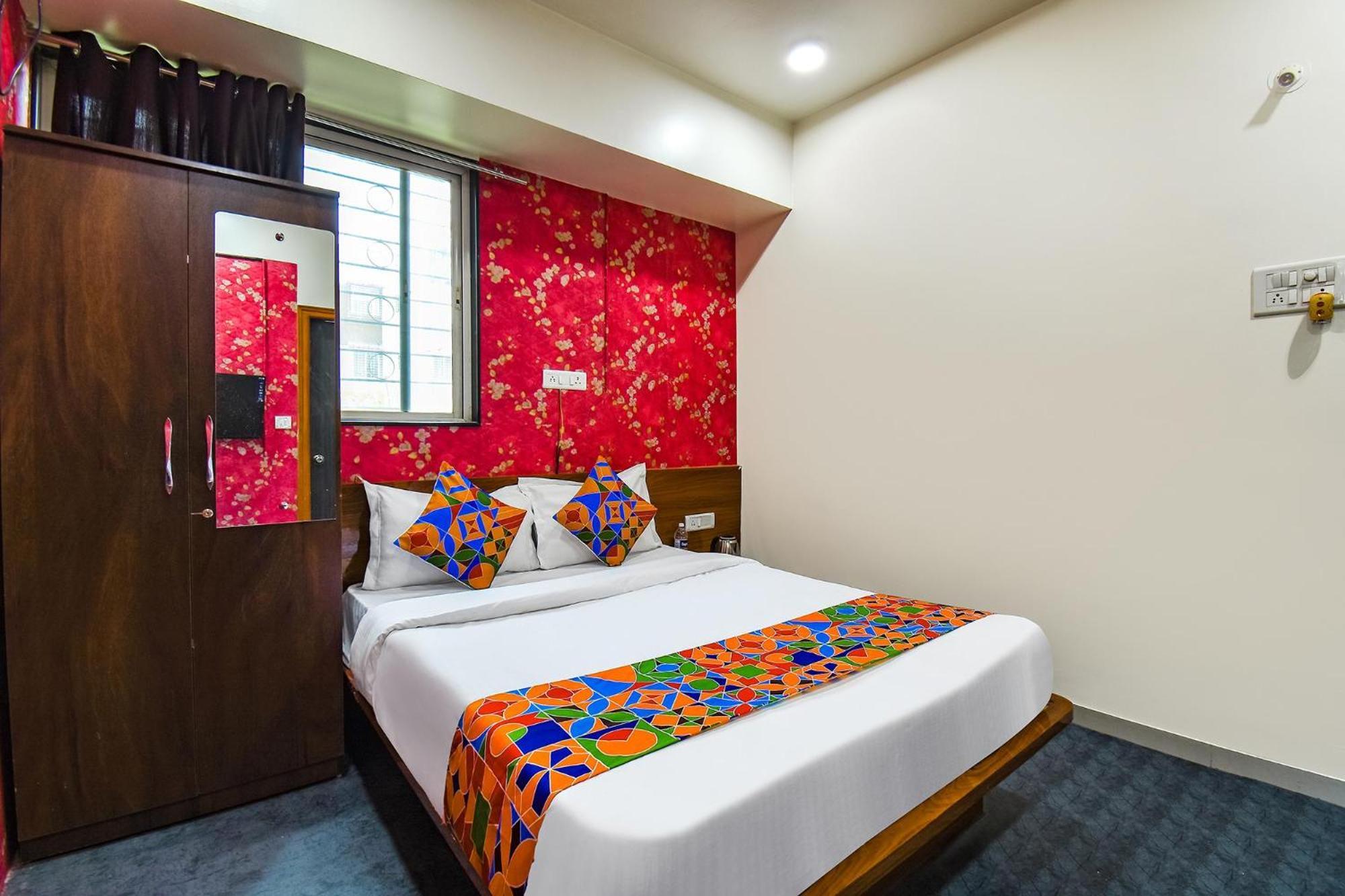 Fabhotel Skylight Studio Rooms - Nr Mcf Camp Poona Buitenkant foto